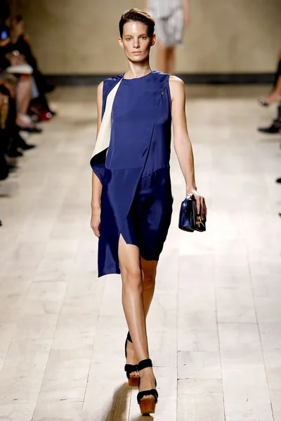 Look 27